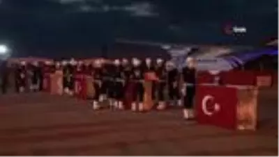 Düşen uçakta şehit olan polislere uğurlama töreni Düşen uçakta şehit olan polislere uğurlama töreni