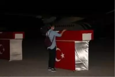 Düşen uçakta şehit olan polislere uğurlama töreni Düşen uçakta şehit olan polislere uğurlama töreni