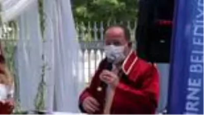 Edirne'de belediye bahçesinde 'koronavirüs' önlemli ilk nikah kıyıldı Edirne'de belediye bahçesinde 'koronavirüs' önlemli ilk nikah kıyıldı