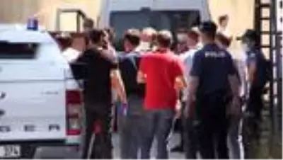 Erzurum'da yakalanan 2 terörist adliyeye sevk edildi Erzurum'da yakalanan 2 terörist adliyeye sevk edildi