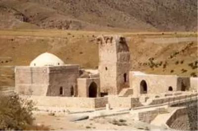 Hasankeyf'te tekne turları, kano ve su altı sporları yapılacak Hasankeyf'te tekne turları, kano ve su altı sporları yapılacak