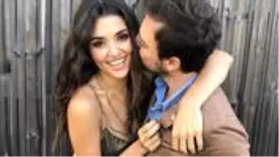 Herkesin evlilik beklediği Murat Dalkılıç ve Hande Erçel çifti, aşklarına son noktayı koydu Herkesin evlilik beklediği Murat Dalkılıç ve Hande Erçel çifti, aşklarına son noktayı koydu
