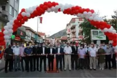 İHA'nın 15 Temmuz fotoğraf sergisi Bucak'ta açıldı İHA'nın 15 Temmuz fotoğraf sergisi Bucak'ta açıldı