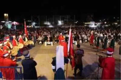 Kırşehirliler, 15 Temmuz hain darbe girişiminin 4. yılında Cacabey Meydanı'nda nöbet tuttu Kırşehirliler, 15 Temmuz hain darbe girişiminin 4. yılında Cacabey Meydanı'nda nöbet tuttu