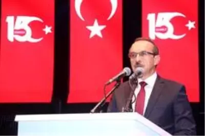 Kocaeli'de düzenlenen 15 Temmuz anma programına Valinin sözleri damga vurdu Kocaeli'de düzenlenen 15 Temmuz anma programına Valinin sözleri damga vurdu