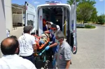 Otomobil ile elektrikli bisiklet çarpıştı: 1 ölü Otomobil ile elektrikli bisiklet çarpıştı: 1 ölü