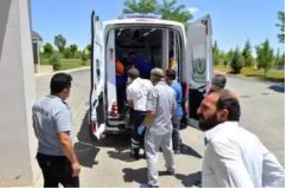 Otomobil ile elektrikli bisiklet çarpıştı: 1 ölü Otomobil ile elektrikli bisiklet çarpıştı: 1 ölü