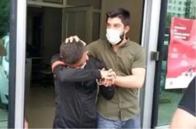 Polisi görünce çatıya bonzai atan genç tutuklandı Polisi görünce çatıya bonzai atan genç tutuklandı
