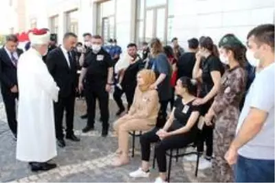 Siirt'te şehit olan 2 özel harekat polisi memleketlerine uğurlandı Siirt'te şehit olan 2 özel harekat polisi memleketlerine uğurlandı