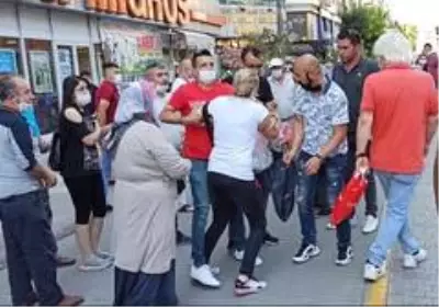 Eski kocasının yeni eşine saldırdı! Sokak ortasında saç saça baş başa kavga Eski kocasının yeni eşine saldırdı! Sokak ortasında saç saça baş başa kavga