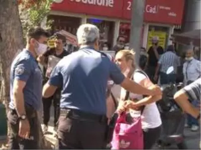 Eski kocasının yeni eşine saldırdı! Sokak ortasında saç saça baş başa kavga Eski kocasının yeni eşine saldırdı! Sokak ortasında saç saça baş başa kavga