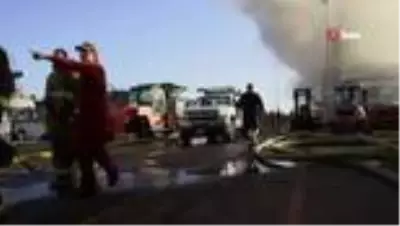 ABD'de savaş gemisindeki yangın söndürüldü ABD'de savaş gemisindeki yangın söndürüldü