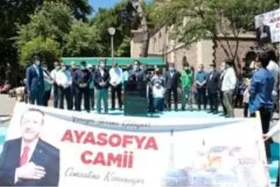 Balıkesir'de Ayasofya'nın ibadete açılması sevinci Balıkesir'de Ayasofya'nın ibadete açılması sevinci