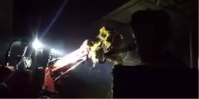 Balıkesir'de bir samanlıkta çıkan yangında 4 bin balya saman kül oldu Balıkesir'de bir samanlıkta çıkan yangında 4 bin balya saman kül oldu