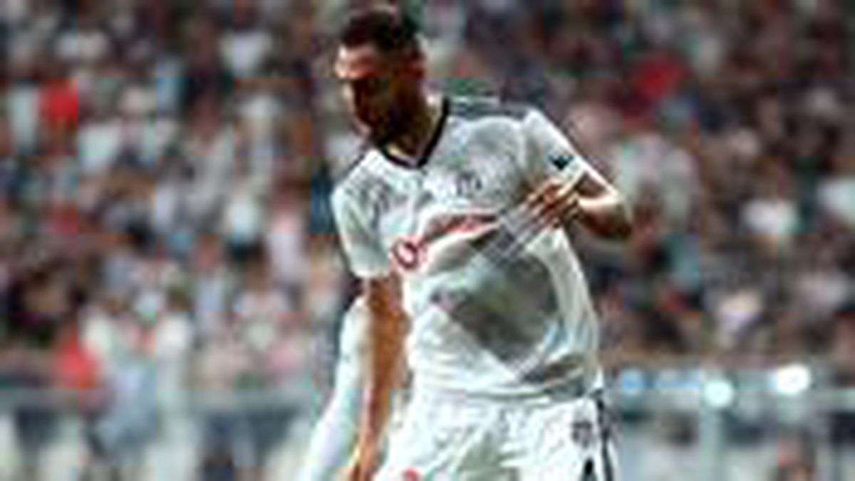 Beşiktaş'tan ayrılan Victor Ruiz ile Galatasaray ilgileniyor