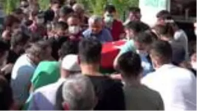 Göçük altında kalan maden işçisi son yolculuğuna uğurlandı Göçük altında kalan maden işçisi son yolculuğuna uğurlandı
