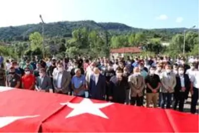 Göçük altında kalan maden işçisi son yolculuğuna uğurlandı Göçük altında kalan maden işçisi son yolculuğuna uğurlandı