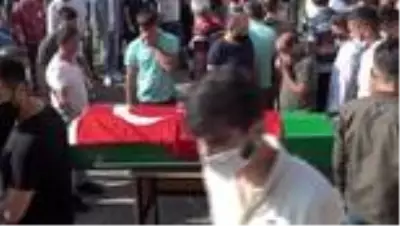 Göçük altında kalan maden işçisi son yolculuğuna uğurlandı Göçük altında kalan maden işçisi son yolculuğuna uğurlandı