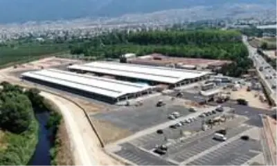 Günlük 4 bin hayvan kapasiteli tesiste ilk pazarlığı Başkan Dündar yaptı Günlük 4 bin hayvan kapasiteli tesiste ilk pazarlığı Başkan Dündar yaptı