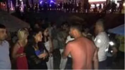 Gece denize giren bir kişi esrarengiz şekilde kaybolunca arama kurtarma ekiplerini seferber oldu Gece denize giren bir kişi esrarengiz şekilde kaybolunca arama kurtarma ekiplerini seferber oldu