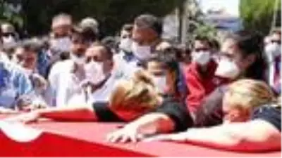 Manisa şehidini son yolculuğuna uğurladı Manisa şehidini son yolculuğuna uğurladı