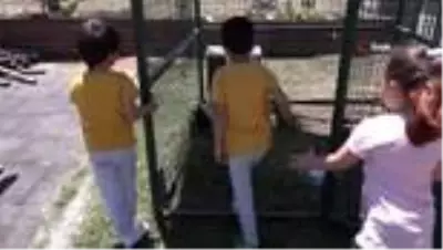 Özel çocuklardan hayvan dostlarına ziyaret Özel çocuklardan hayvan dostlarına ziyaret