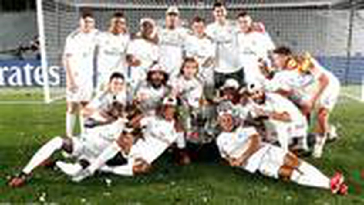 Real Madrid'li futbolcular soyunma odasında şampiyonluğu böyle kutladı