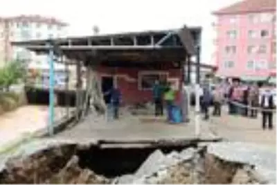 Rize'de dere yatağındaki yapılar kaldırılıyor