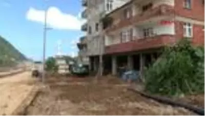 Rize'de sel ve heyelanların izleri siliniyor
