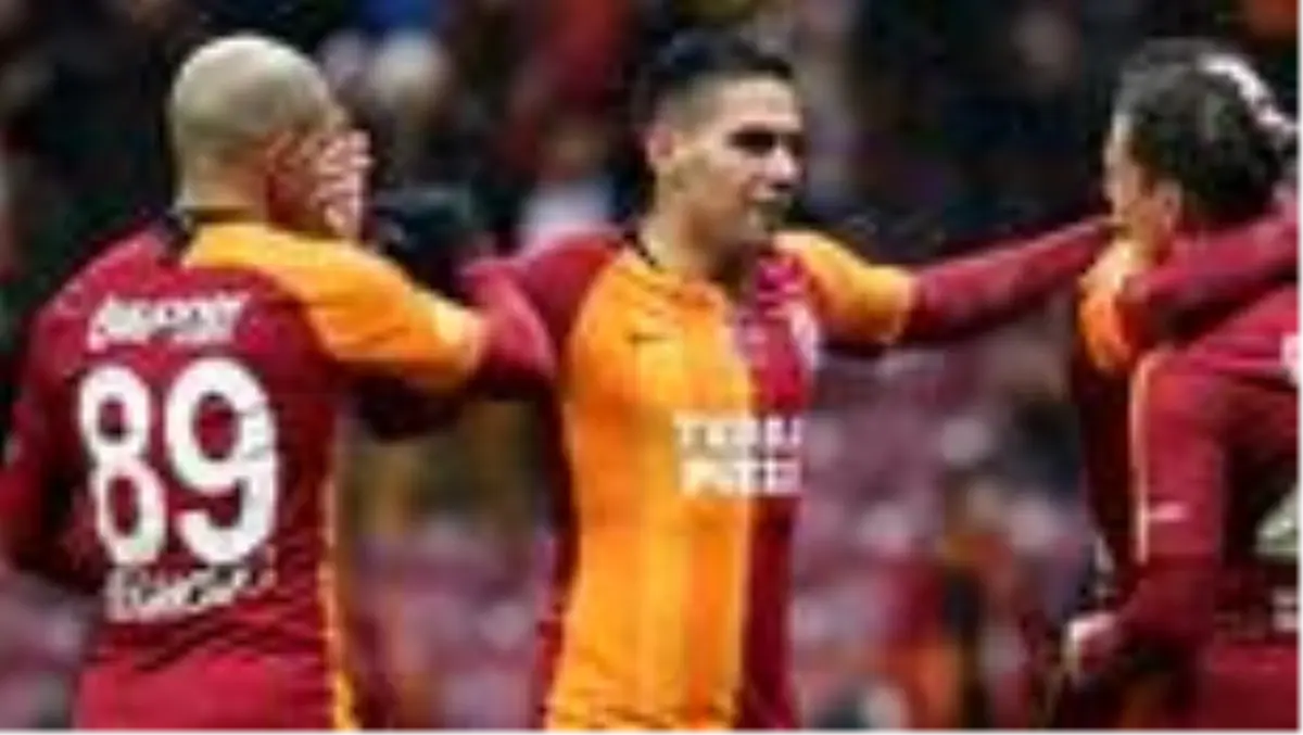 Sofiane Feghouli Galatasaray'dan ayrılacak mı? Sofiane Feghouli Galatasaray'a ihtarname mi gönderdi?