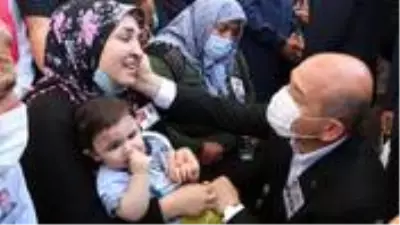 Bakan Süleyman Soylu, Van şehidinin gözyaşı döken eşini böyle teselli etti Bakan Süleyman Soylu, Van şehidinin gözyaşı döken eşini böyle teselli etti
