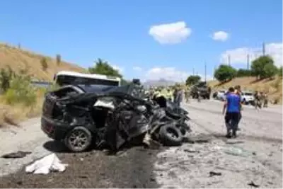 Tunceli'deki kazada anneden sonra 2 yaşındaki Kıvanç ile baba da hayatını kaybetti, ölü sayısı 3... Tunceli'deki kazada anneden sonra 2 yaşındaki Kıvanç ile baba da hayatını kaybetti, ölü sayısı 3...