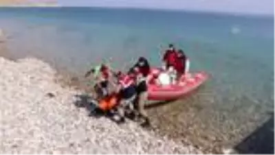 Van Gölü'nde teknenin batması sonucu kaybolan 3 kişinin daha cesedi bulundu Van Gölü'nde teknenin batması sonucu kaybolan 3 kişinin daha cesedi bulundu