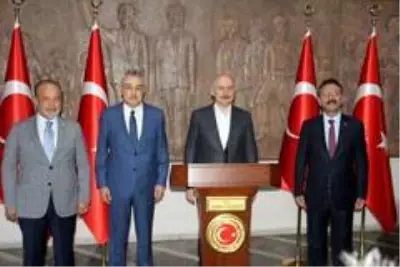 Bakan Karaismailoğlu: 'Aydın-Denizli otoyolunu 2 yıl içinde hizmete açmayı hedefliyoruz'