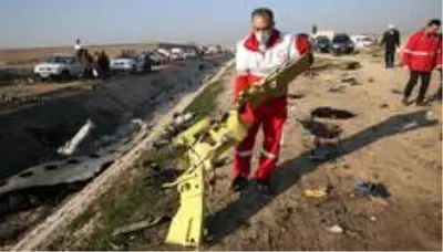 İran, vurduğu yolcu uçağının kara kutusunu Fransa'ya gönderdi İran, vurduğu yolcu uçağının kara kutusunu Fransa'ya gönderdi