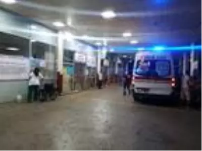 İzmir'de bıçaklı kavga: 2 ağır yaralı İzmir'de bıçaklı kavga: 2 ağır yaralı