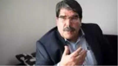 Son dakika: PYD/PKK elebaşı Salih Müslüm'ün yeğeni Dalya Mahmut Müslüm teslim oldu Son dakika: PYD/PKK elebaşı Salih Müslüm'ün yeğeni Dalya Mahmut Müslüm teslim oldu