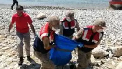 Van Gölü'nden 1 ceset daha çıkarıldı Van Gölü'nden 1 ceset daha çıkarıldı