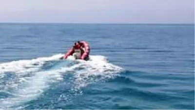 Van Gölü'nden 1 ceset daha çıkarıldı Van Gölü'nden 1 ceset daha çıkarıldı