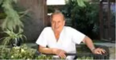 Yıllar önce açıklamıştı! İşte Huysuz Virjin'in Zeki Müren'den 'nefret' etme nedeni Yıllar önce açıklamıştı! İşte Huysuz Virjin'in Zeki Müren'den 'nefret' etme nedeni