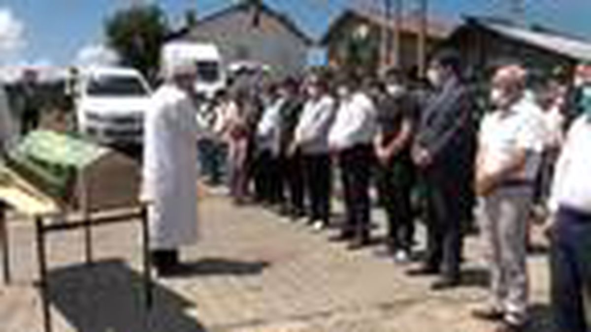 Son dakika! Zincirleme kazada öldü, şehit kardeşinin yanına defnedildi