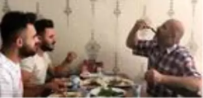 Acı biber yedi, fenomen oldu Acı biber yedi, fenomen oldu