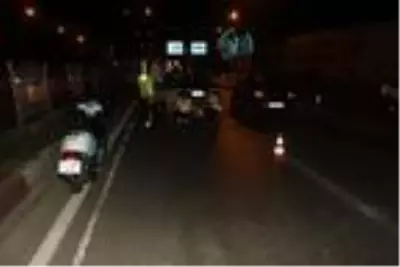 Ağabeyi kaza geçirdi, olay yerine gelen kardeşi yedek lastiği almaya çalıştı Ağabeyi kaza geçirdi, olay yerine gelen kardeşi yedek lastiği almaya çalıştı