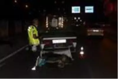 Ağabeyi kaza geçirdi, olay yerine gelen kardeşi yedek lastiği almaya çalıştı Ağabeyi kaza geçirdi, olay yerine gelen kardeşi yedek lastiği almaya çalıştı
