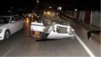 Ağabeyi kaza geçirdi, olay yerine gelen kardeşi yedek lastiği almaya çalıştı Ağabeyi kaza geçirdi, olay yerine gelen kardeşi yedek lastiği almaya çalıştı