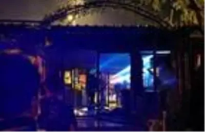 Antalya'da çıkan yangında restoran kül oldu Antalya'da çıkan yangında restoran kül oldu