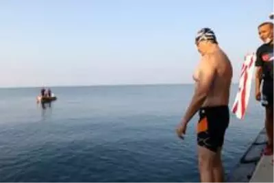 Milli yüzücüler Mersin'den KKTC'ye yüzmeye başladı Milli yüzücüler Mersin'den KKTC'ye yüzmeye başladı