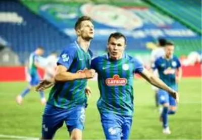 Süper Lig: Çaykur Rizespor: 3 Yeni Malatyaspor: 0 (İlk yarı) Süper Lig: Çaykur Rizespor: 3 Yeni Malatyaspor: 0 (İlk yarı)