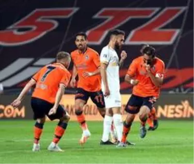 Süper Lig: Medipol Başakşehir: 1 Kayserispor: 0 (İlk yarı) Süper Lig: Medipol Başakşehir: 1 Kayserispor: 0 (İlk yarı)
