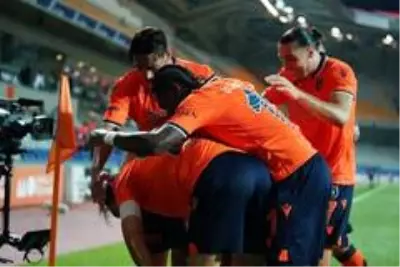 Süper Lig: Medipol Başakşehir: 1 Kayserispor: 0 (İlk yarı) Süper Lig: Medipol Başakşehir: 1 Kayserispor: 0 (İlk yarı)